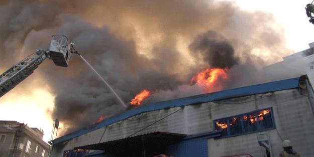 Kahve imalathanesinde yangın