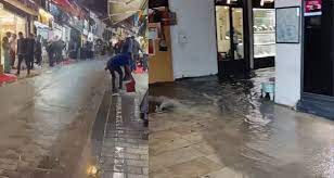 İstanbul’da Kapalıçarşı’yı su bastı, esnaf zor anlar yaşadı!
