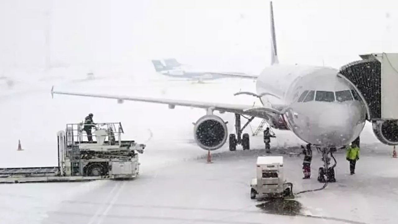 İstanbul’da kar alarmı: AJet 38 uçuşunu iptal etti