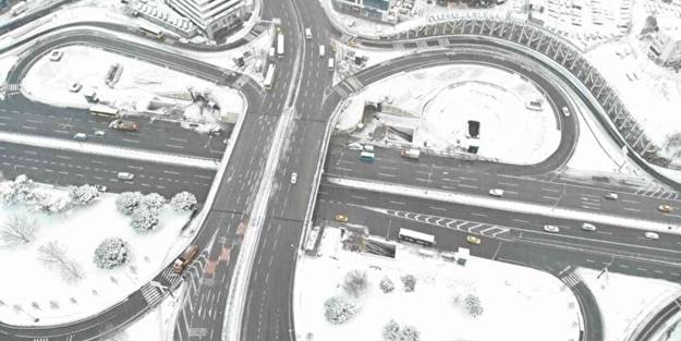İstanbul’da kar fırtınası sonrası trafik yoğunluğu azaldı