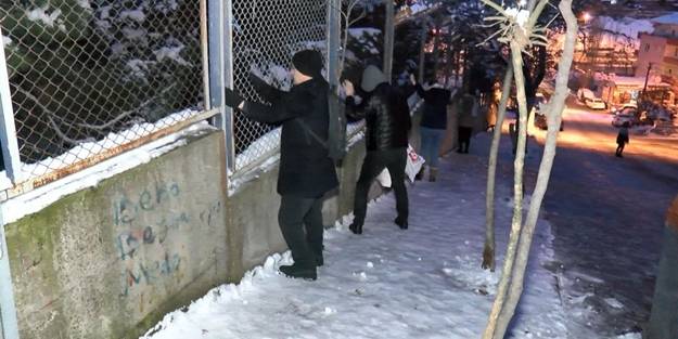 İstanbul'da kar sonrası şimdi de buz sınavı!