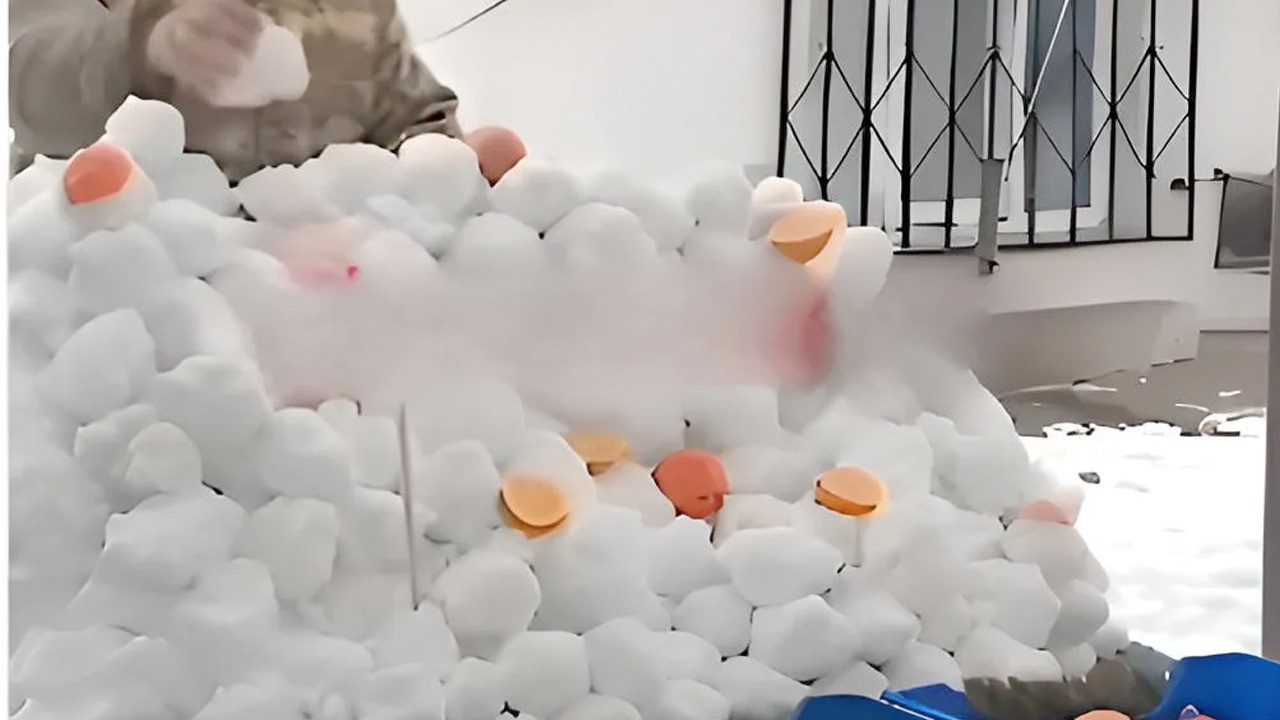 İstanbul’da kar topu sattılar! Bu da başımıza geldi: Müşteri de buldu!