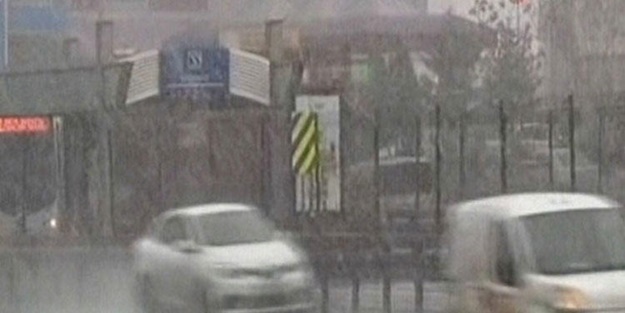 İstanbul'da kar yağışı başladı! İşte ilk görüntü