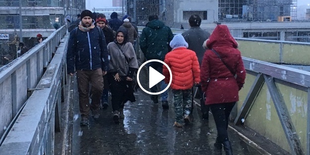 İstanbul’da kar yağışı etkisini artırdı