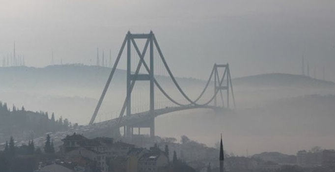 İstanbul'da kar yağışının ardından sis etkisini gösterdi