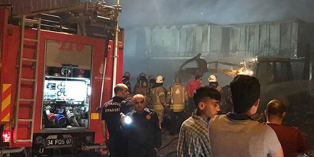 İstanbul'da katı atık toplama merkezinde korkutan yangın