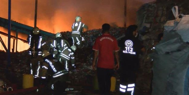 İstanbul'da katı atık toplama merkezinde yangın
