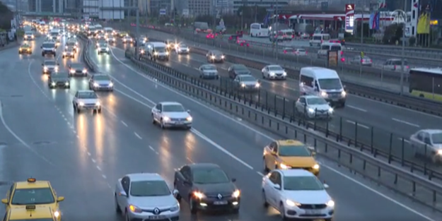 İstanbul'da kısıtlama sonrası trafik yoğunluğu!