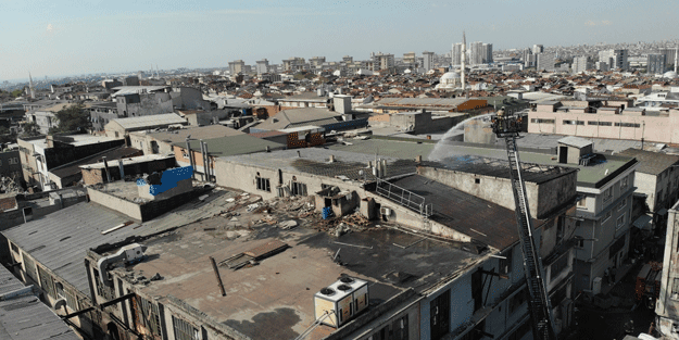 İstanbul'da korku dolu anlar! Alev alev yandı