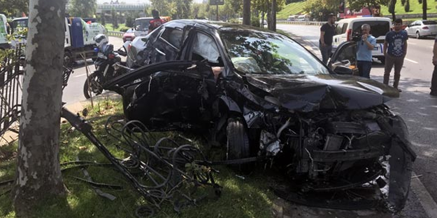 İstanbul'da korkunç kaza! Arabanın camına saplandı