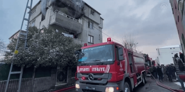 İstanbul'da korkunç yangın! İtfaiye aracı kaza yaptı