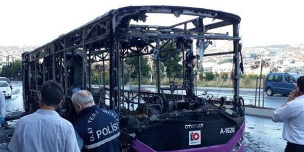 İstanbul'da korkutan anlar! Yolcu otobüsü yandı
