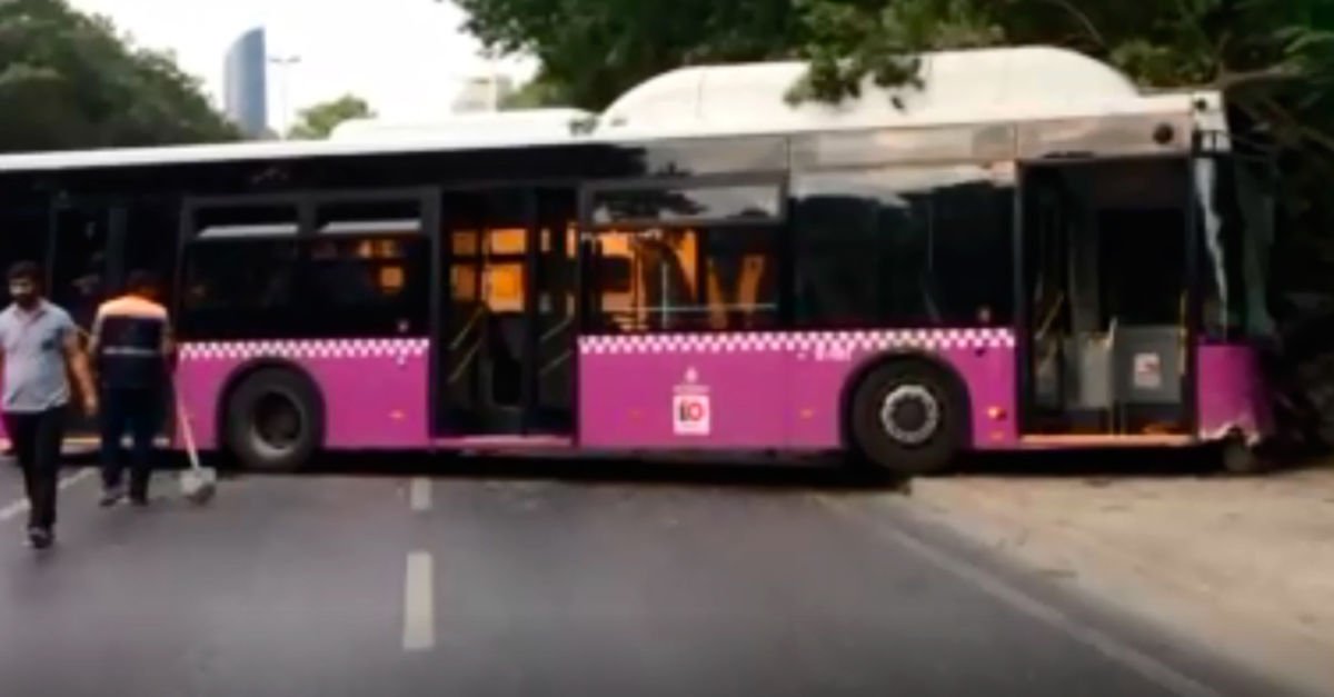 İstanbul'da korkutan kaza... Yolcu otobüsü duvara çarptı
