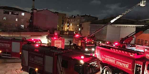 İstanbul'da korkutan yangın! İtfaiye ekipleri...