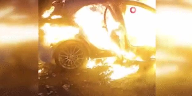 İstanbul'da kundaklanan araçtan çıkanlar şoke etti!