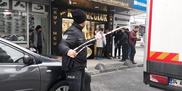 İstanbul'da kuyumcu soygunu! Boğazını kesip altınları aldılar