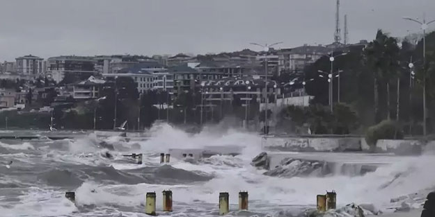 İstanbul'da lodos etkili oldu! 'Ürkütücü bir manzara'