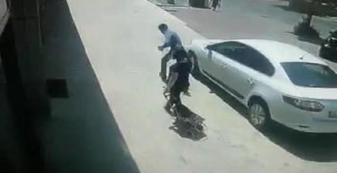 İstanbul'da markete giden kadın gasp edildi