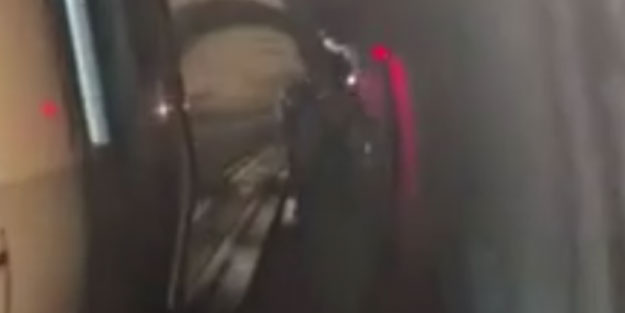 İstanbul'da metro arızası! Yolcular raylarda yürüdü