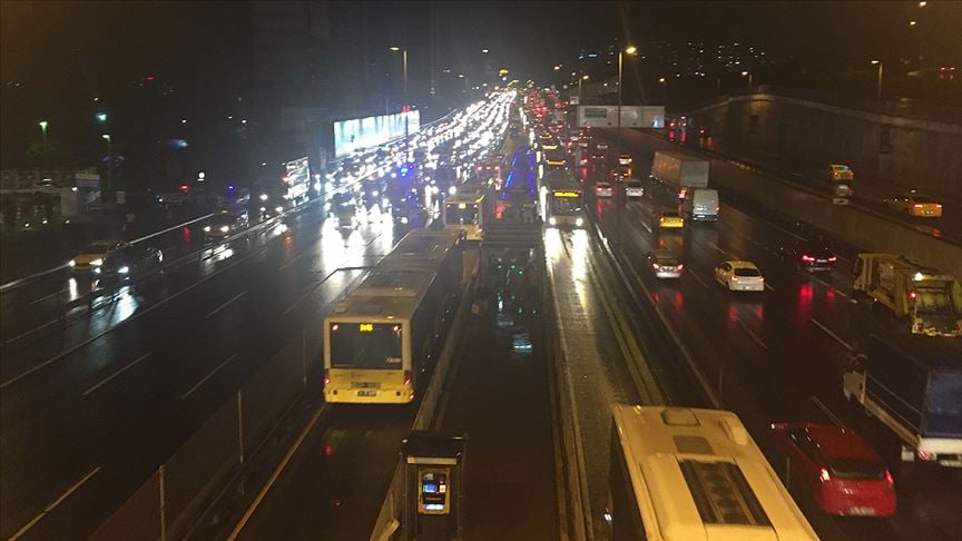 İstanbul'da metrobüs kazası