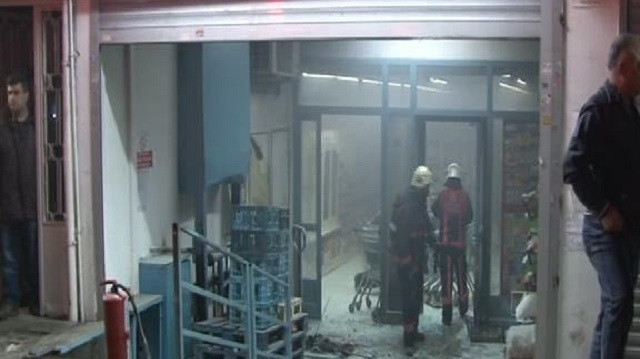 İstanbul'da molotoflu ve ses bombalı saldırı!