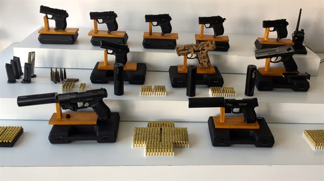 İstanbul'da müzisyenin evinde silahlar ele geçirildi