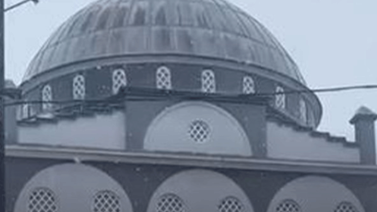 İstanbul'da o kesimlerde kar yağışı başladı!