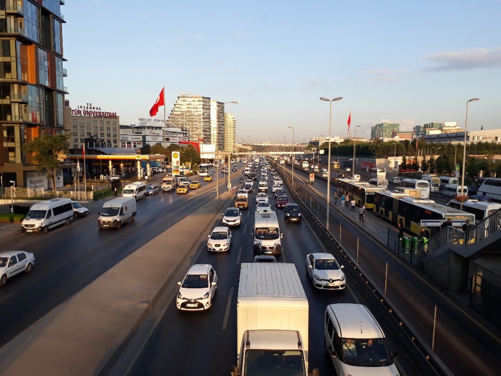 İstanbul’da okul trafiği yoğunluğu 