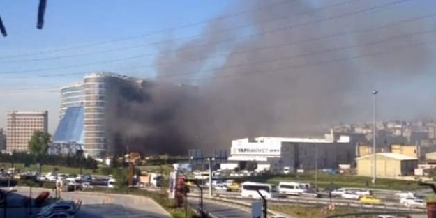 İstanbul'da otel inşaatında yangın!