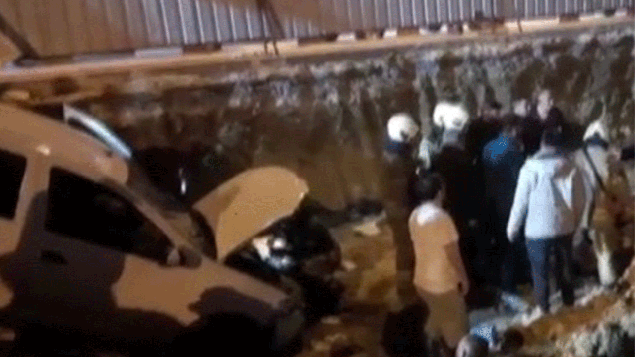 İstanbul'da otomobil çarptığı bekçiyle beraber şantiye alanına uçtu!