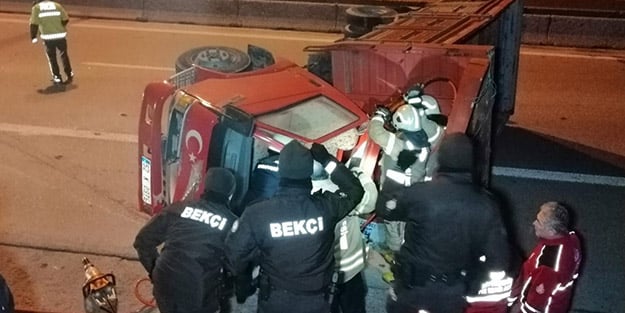 İstanbul'da otomobil kamyonete arkadan çarptı: 2 yaralı