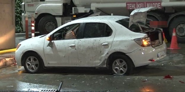 İstanbul'da otomobile el bombası atıldı