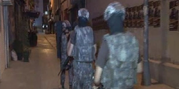 Özel harekattan uyuşturucu baskını