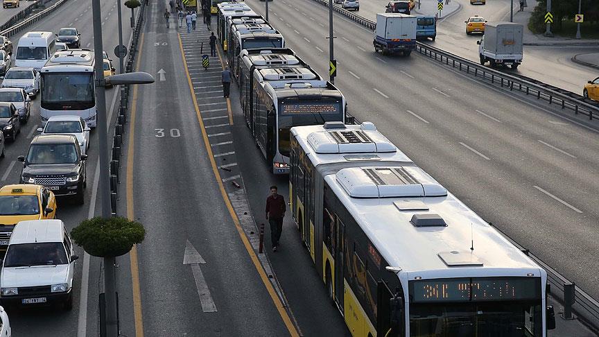 İstanbul'da 'panik butonlu' metrobüsler hizmet vermeye başladı