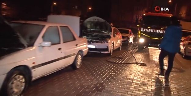 İstanbul'da park halindeki 11 aracı kundakladılar!
