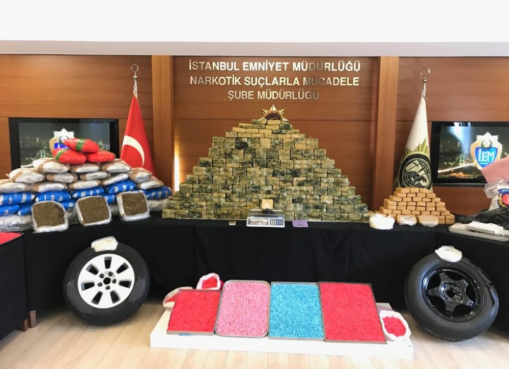 İstanbul’da peş peşe uyuşturucu operasyonları: 22 gözaltı 
