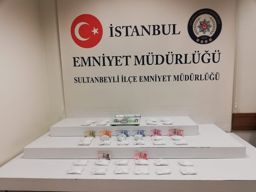 İstanbul’da piyasa değeri 1.5 milyon lira olan kokain ele geçirildi 
