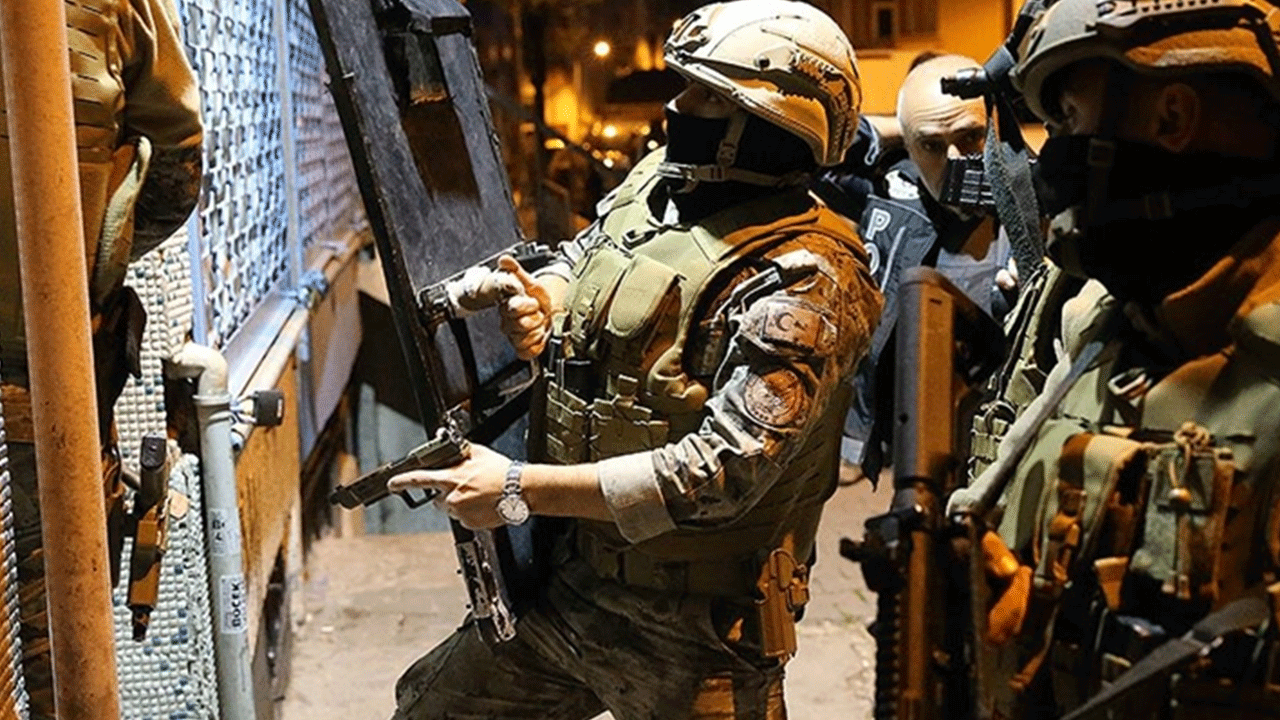 İstanbul Emniyeti harekete geçti: 142 gözaltı!