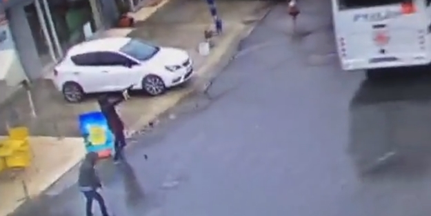 İstanbul'da polise saldıran 2 kadın terörist öldürüldü!