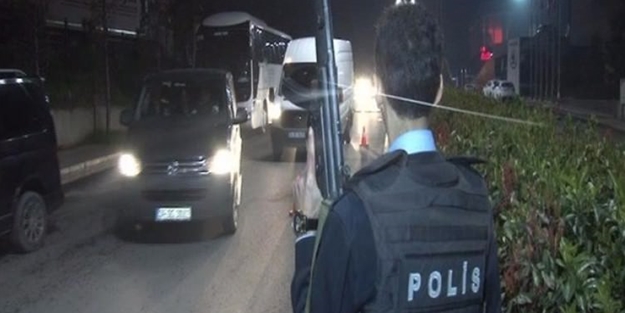 İstanbul'da polise saldırdı: 1 polis yaralı