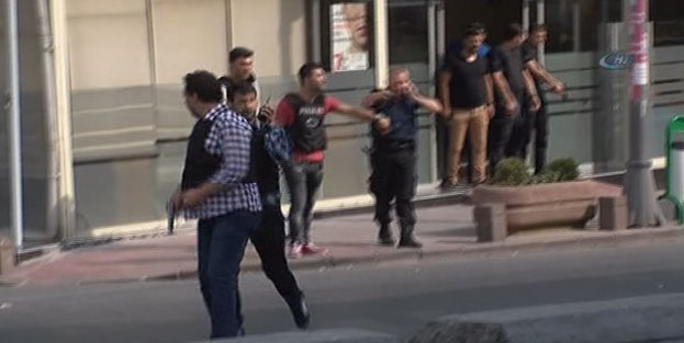 İstanbul'da polise saldırı