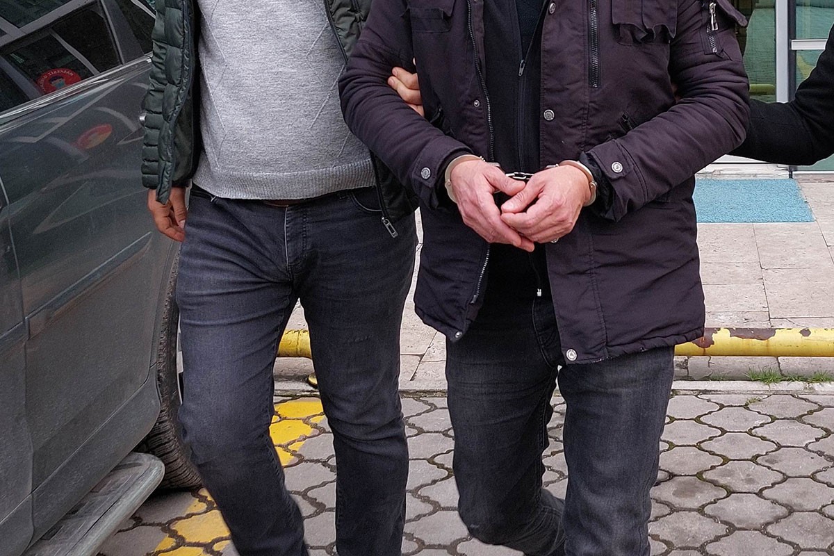 İstanbul'da radikal örgütlere operasyon: 15 gözaltı