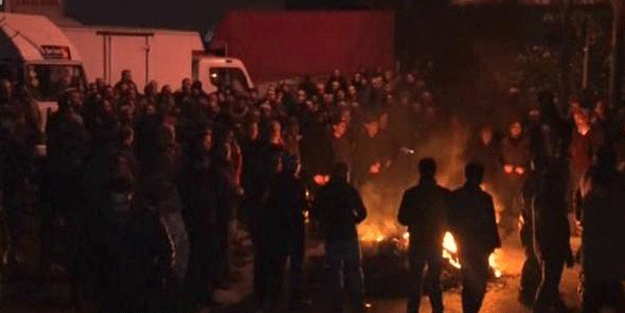 İstanbul’da sabaha karşı hareketli anlar… TIR ve kamyonlarla kapattılar!