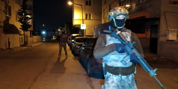 İstanbul'da şafak baskını! Özel harekat polisleri kapıya dayandı