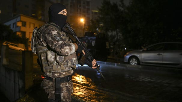 İstanbul'da şafak operasyonu! Çok sayıda gözaltı