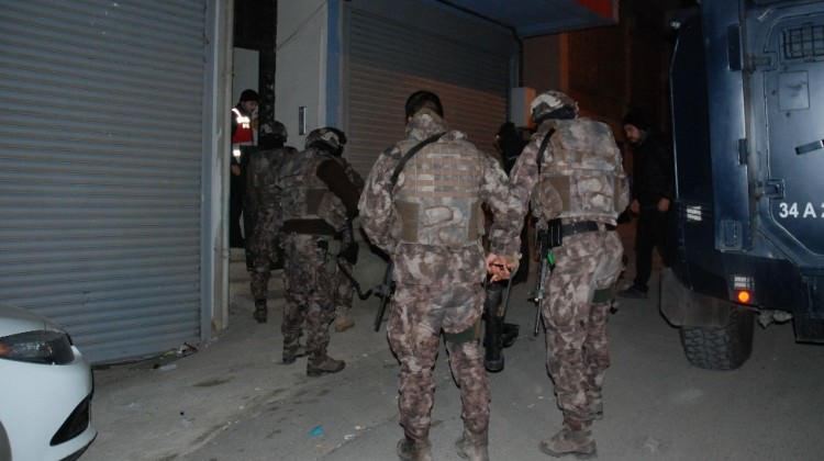 İstanbul’da şafak operasyonu
