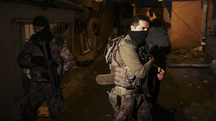 İstanbul'da şafak operasyonu!