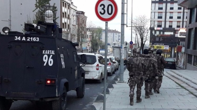 İstanbul'da şafak operasyonu!
