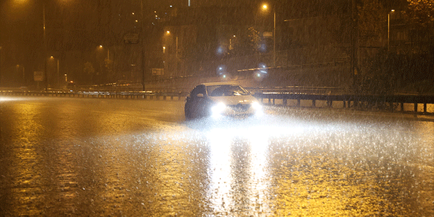 İstanbul’da sağanak etkili olmaya başladı