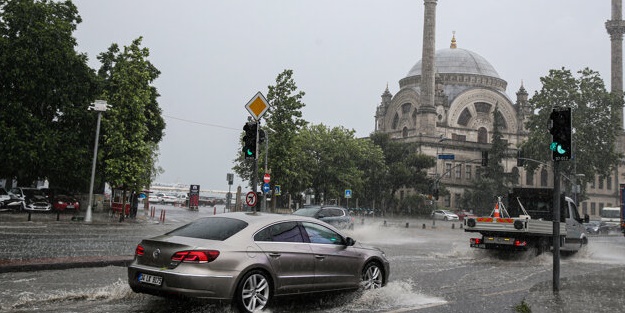 İstanbul'da sağanak ve dolu kabusu